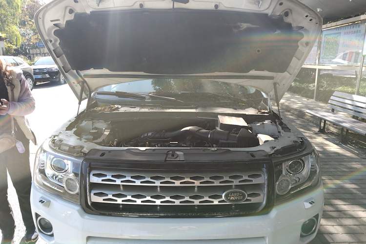 Used Land Rover Freelander 2 2014 2.0T Si4 SE Gasoline Version Engine Bay