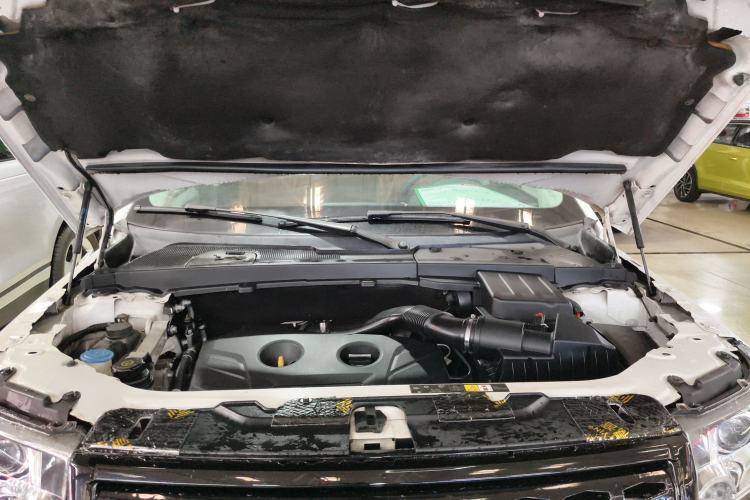 Used Land Rover Freelander 2 2014 2.0T Si4 HSE Gasoline Edition Engine Bay
