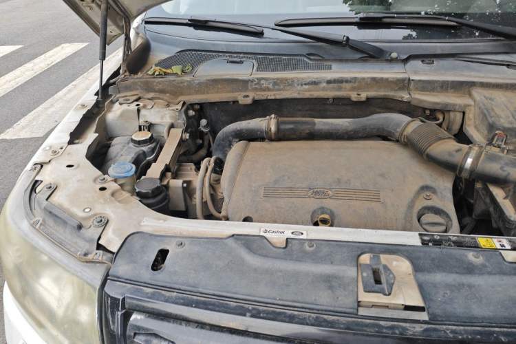 Used Land Rover Freelander 2 2014 2.2T SD4 SE Diesel Edition Engine Bay Right