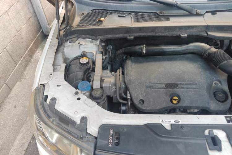 Used Land Rover Freelander 2 2014 2.2T SD4 SE Diesel Edition Engine Bay Right