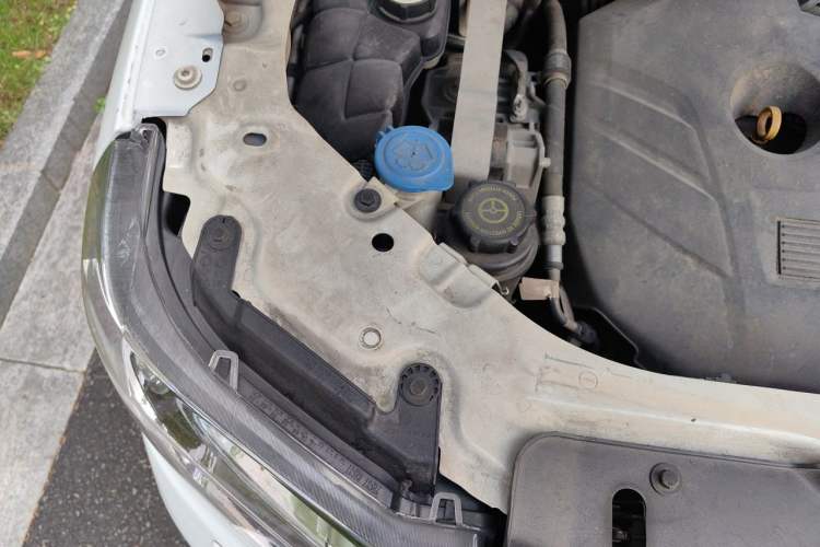 Used Land Rover Freelander 2 2014 2.0T Si4 SE Gasoline Version Engine Bay Right