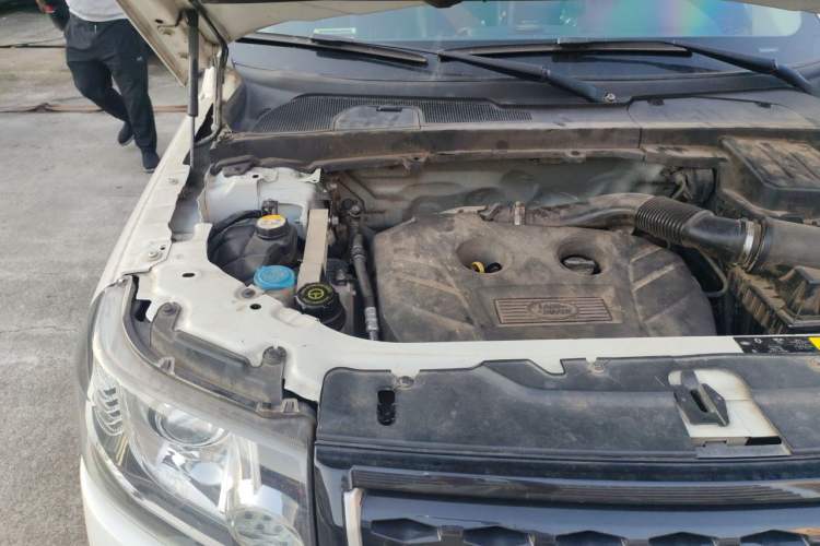Used Land Rover Freelander 2 2014 2.0T Si4 SE Gasoline Version Engine Bay Right