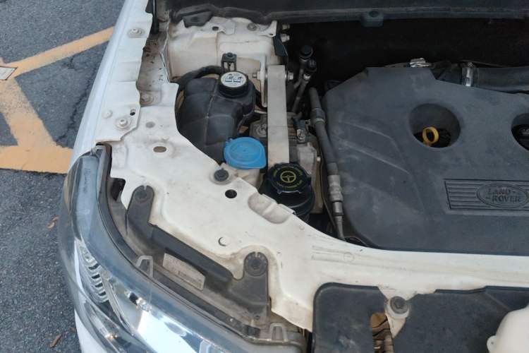 Used Land Rover Freelander 2 2014 2.0T Si4 SE Gasoline Version Engine Bay Right