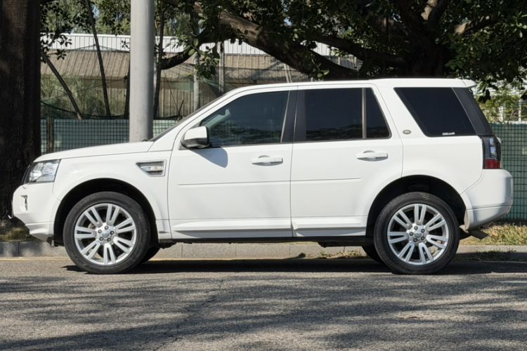 Used Land Rover Freelander 2 2014 2.2T SD4 SE Diesel Edition Exterior 4