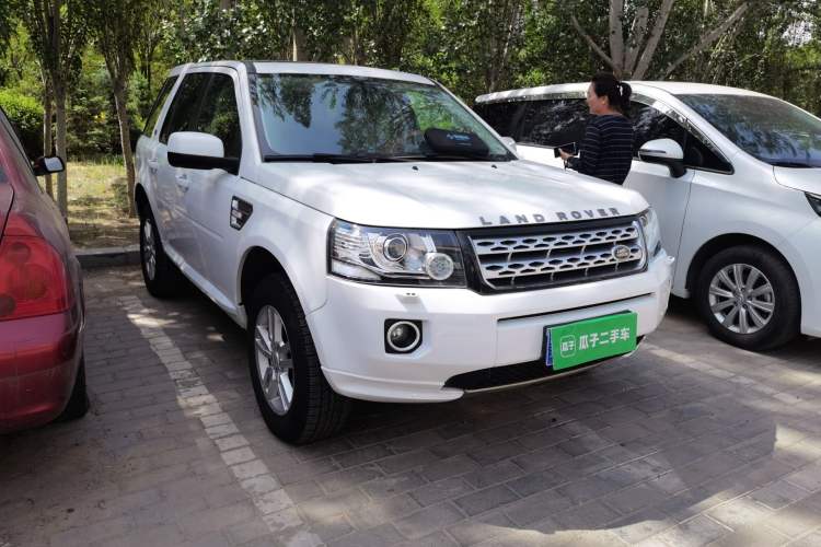 Used Land Rover Freelander 2 2014 2.0T Si4 SE Gasoline Version Front Right 45 Deg
