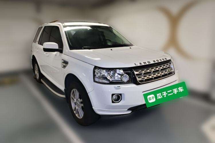 Used Land Rover Freelander 2 2014 2.2T SD4 SE Diesel Edition Front Right 45 Deg