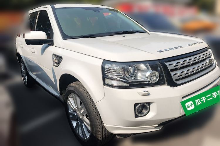 Used Land Rover Freelander 2 2014 2.2T SD4 SE Diesel Edition Front Right 45 Deg
