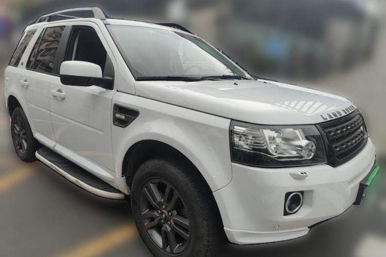 Used Land Rover Freelander 2 2014 2.0T Si4 SE Gasoline Version Front Right 45 Deg
