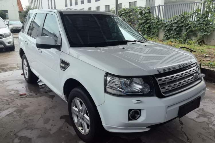 Used Land Rover Freelander 2 2014 2.0T Si4 S Gasoline Version Front Right 45 Deg