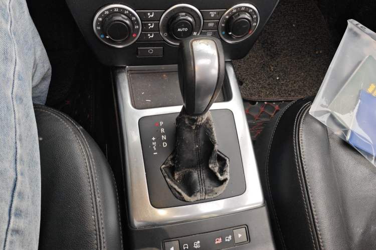 Used Land Rover Freelander 2 2014 2.2T SD4 SE Diesel Edition Gear Lever
