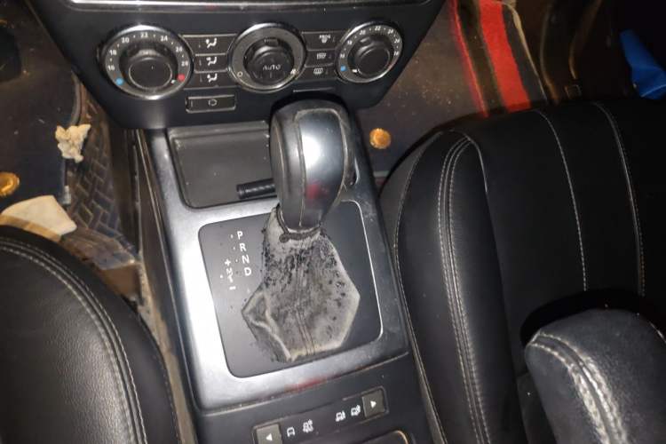Used Land Rover Freelander 2 2014 2.2T SD4 SE Diesel Edition Gear Lever