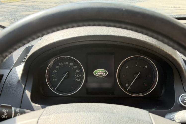 Used Land Rover Freelander 2 2014 2.2T SD4 SE Diesel Edition Interior 2