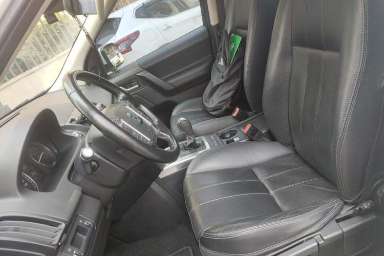 Used Land Rover Freelander 2 2014 2.2T SD4 S Diesel Version Left Front Seat
