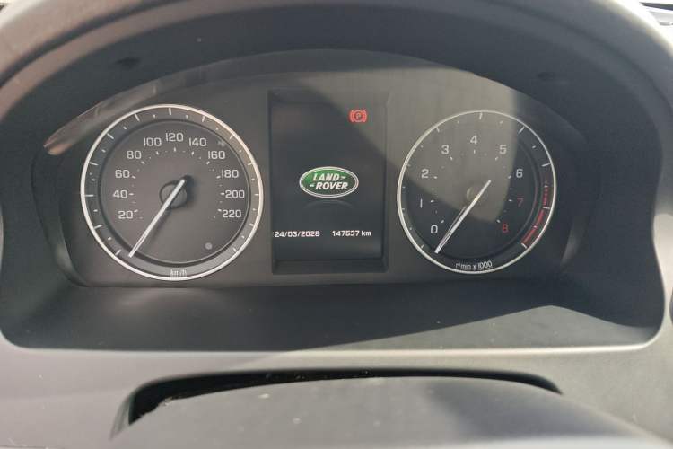 Used Land Rover Freelander 2 2014 2.0T Si4 HSE Gasoline Edition Odometer Close Up
