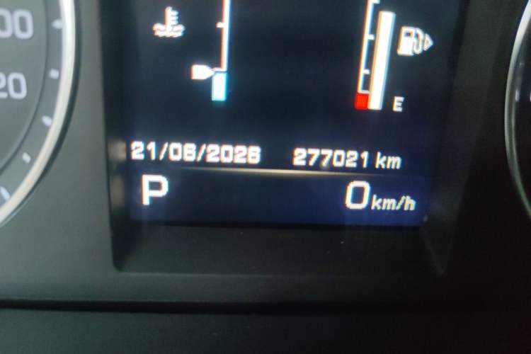 Used Land Rover Freelander 2 2014 2.2T SD4 SE Diesel Edition Odometer Close Up