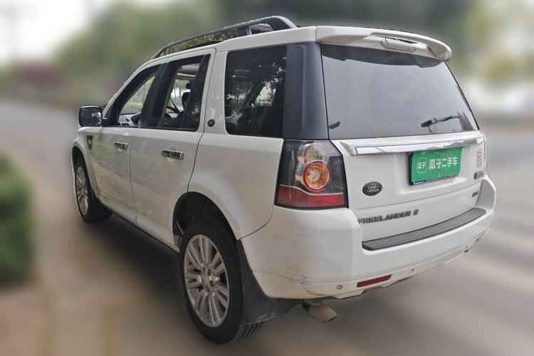 Used Land Rover Freelander 2 2014 2.2T SD4 SE Diesel Edition Rear Left 45 Deg