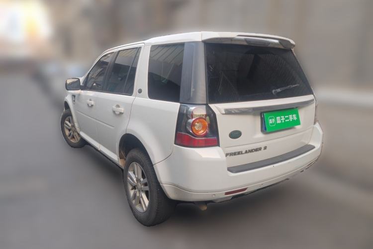 Used Land Rover Freelander 2 2014 2.2T SD4 SE Diesel Edition Rear Left 45 Deg