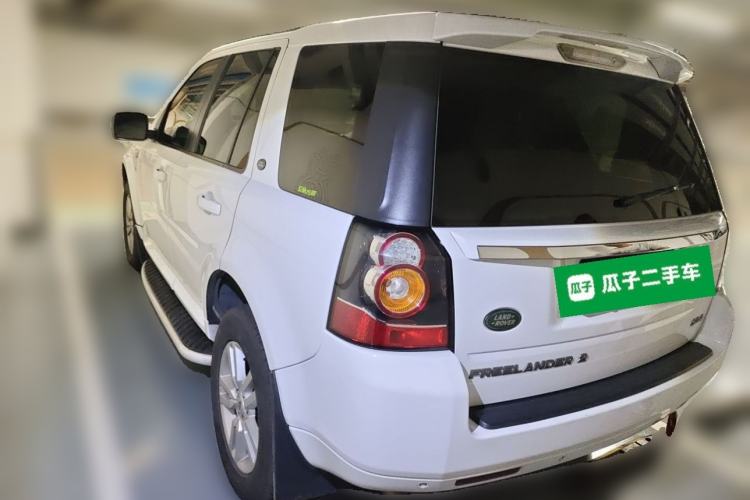 Used Land Rover Freelander 2 2014 2.2T SD4 SE Diesel Edition Rear Left 45 Deg