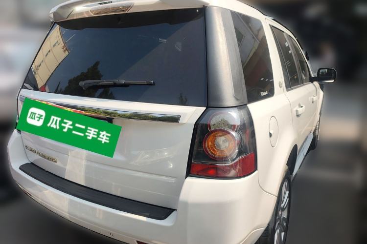 Used Land Rover Freelander 2 2014 2.2T SD4 SE Diesel Edition Rear Right 45 Deg