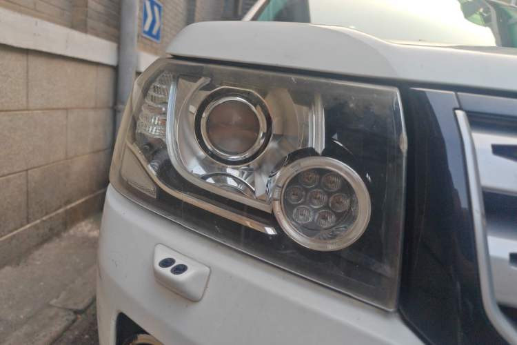 Used Land Rover Freelander 2 2014 2.2T SD4 SE Diesel Edition Right Front Headlight