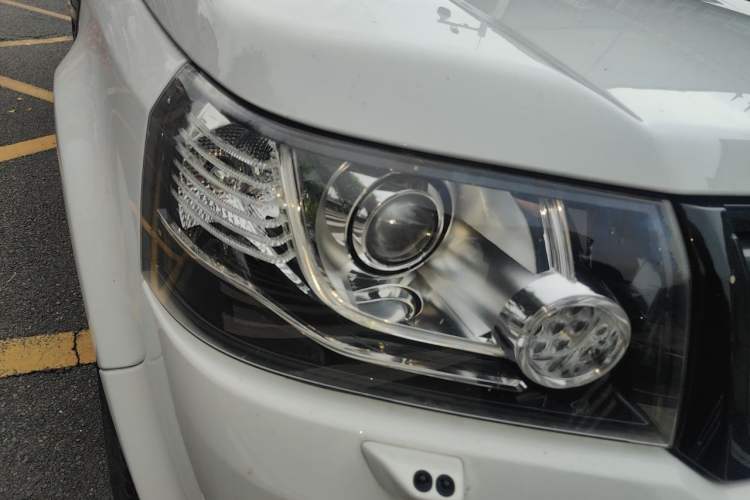 Used Land Rover Freelander 2 2014 2.0T Si4 SE Gasoline Version Right Front Headlight