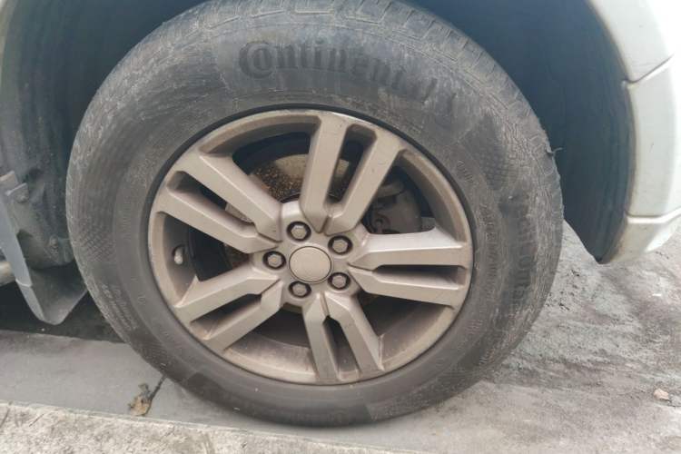 Used Land Rover Freelander 2 2014 2.2T SD4 SE Diesel Edition Right Front Wheel Hub