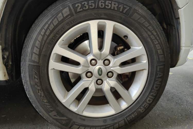 Used Land Rover Freelander 2 2014 2.0T Si4 SE Gasoline Version Right Front Wheel Hub