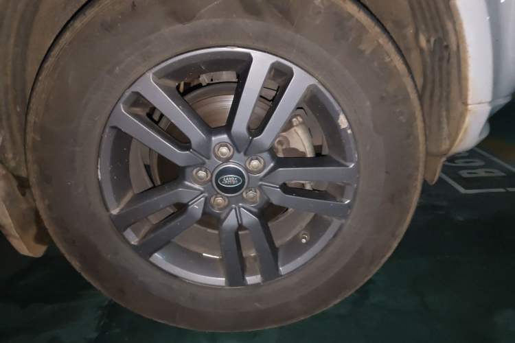 Used Land Rover Freelander 2 2014 2.2T SD4 SE Diesel Edition Right Front Wheel Hub