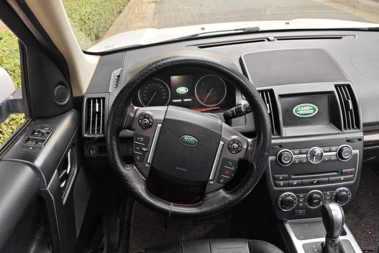 Used Land Rover Freelander 2 2014 2.2T SD4 SE Diesel Edition Steering Wheel