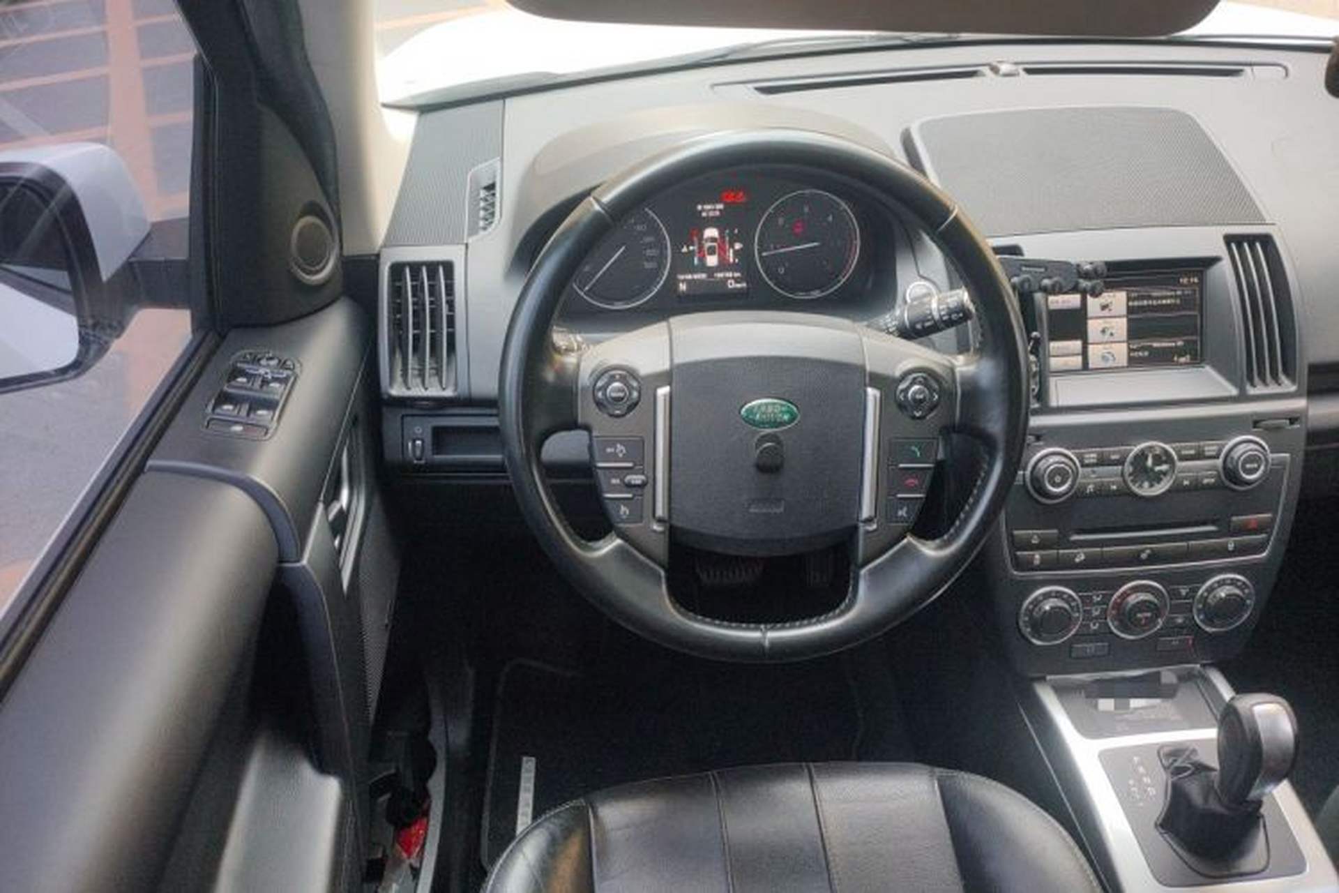 Used Land Rover Freelander 2 2014 2.2T SD4 S Diesel Version Steering Wheel