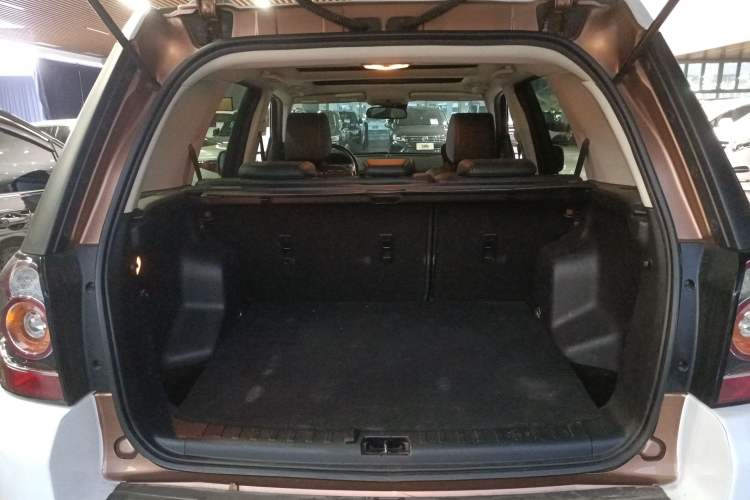 Used Land Rover Freelander 2 2014 2.0T Si4 SE Gasoline Version Trunk