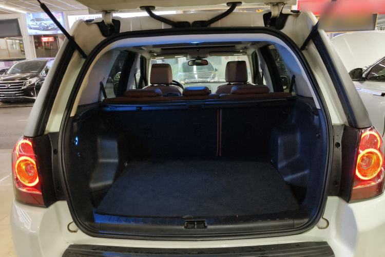 Used Land Rover Freelander 2 2014 2.0T Si4 HSE Gasoline Edition Trunk