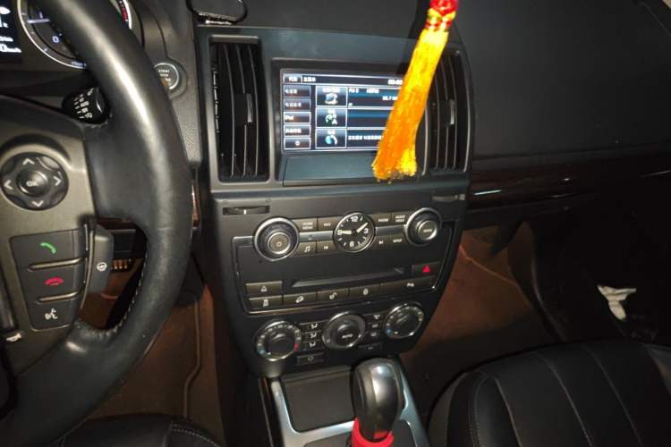 Used Land Rover Freelander 2 2015 2.2T SD4 XS Collector's Edition Audio And AC Panel