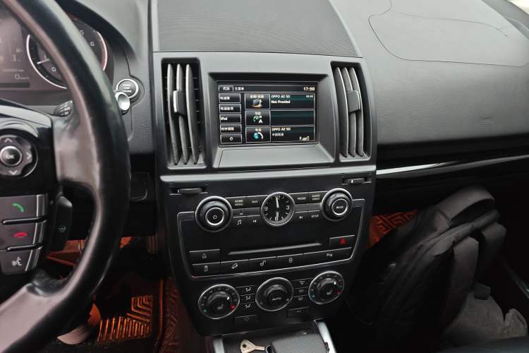 Used Land Rover Freelander 2 2015 2.0T Si4 HSE Luxury Collector's Edition Audio And AC Panel
