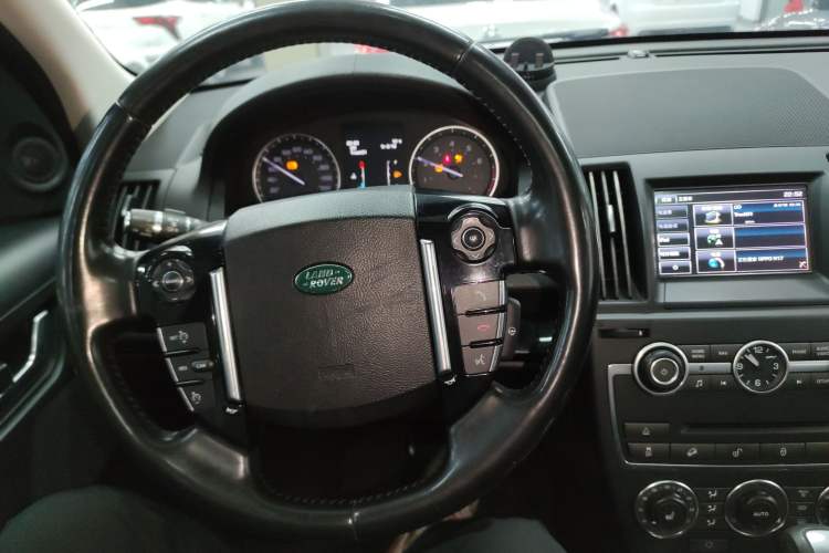 Used Land Rover Freelander 2 2015 2.0T Si4 HSE Luxury Collector's Edition Center Console