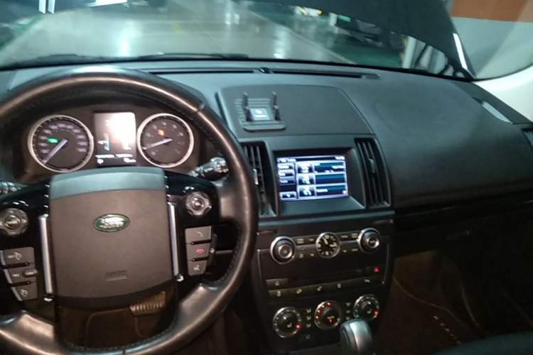 Used Land Rover Freelander 2 2015 2.0T Si4 HSE Luxury Collector's Edition Center Console