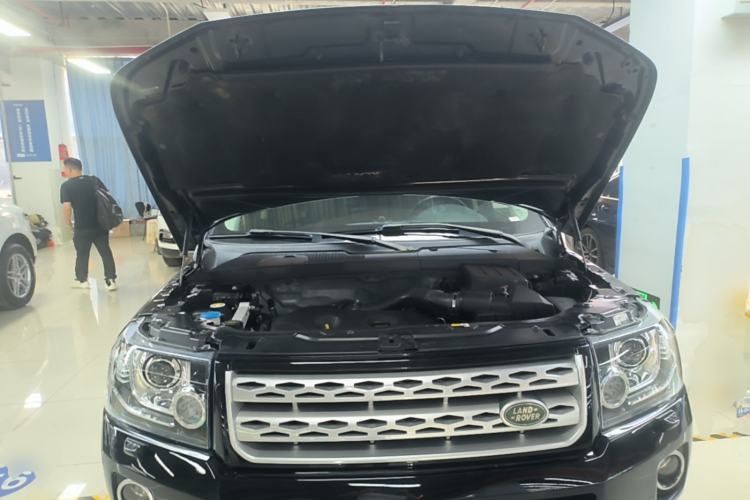 Used Land Rover Freelander 2 2015 2.0T Si4 HSE Luxury Collector's Edition Engine Bay