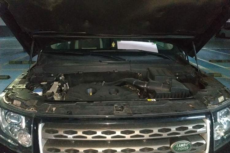Used Land Rover Freelander 2 2015 2.0T Si4 XS Collection Edition Engine Bay