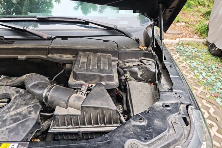 Used Land Rover Freelander 2 2015 2.0T Si4 HSE Luxury Collector's Edition Engine Bay Left