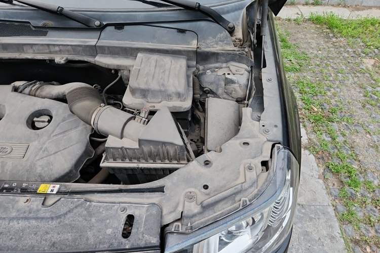 Used Land Rover Freelander 2 2015 2.0T Si4 XS Collection Edition Engine Bay Left