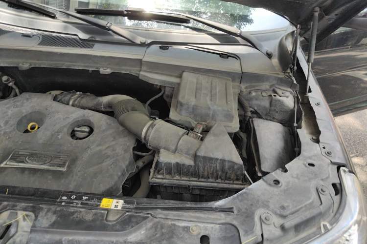 Used Land Rover Freelander 2 2015 2.0T Si4 HSE Luxury Collector's Edition Engine Bay Left