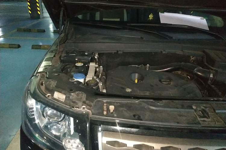 Used Land Rover Freelander 2 2015 2.0T Si4 XS Collection Edition Engine Bay Right
