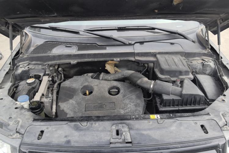 Used Land Rover Freelander 2 2015 2.0T Si4 HSE Luxury Collector's Edition Engine Bay