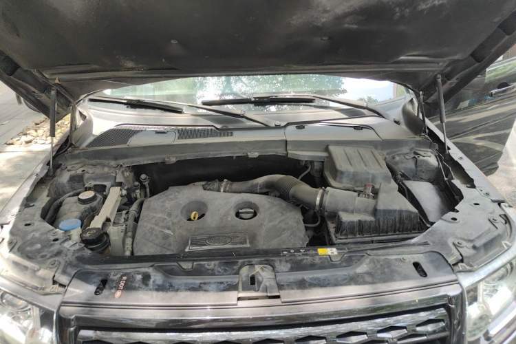 Used Land Rover Freelander 2 2015 2.0T Si4 HSE Luxury Collector's Edition Engine Bay