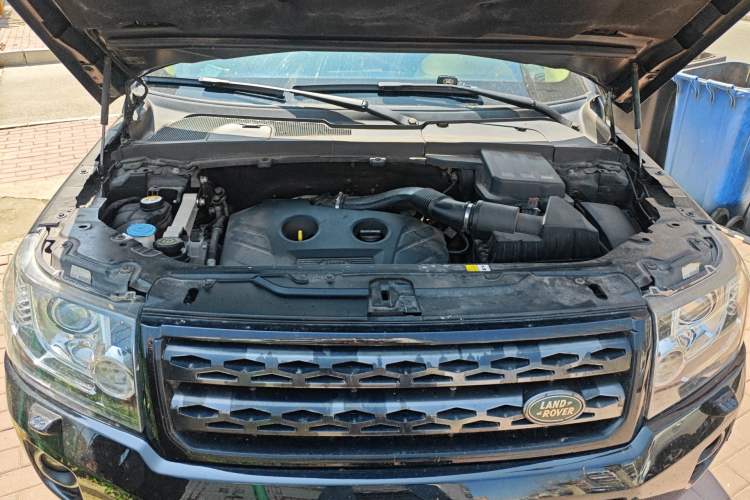 Used Land Rover Freelander 2 2015 2.0T Si4 XS Collection Edition Engine Bay