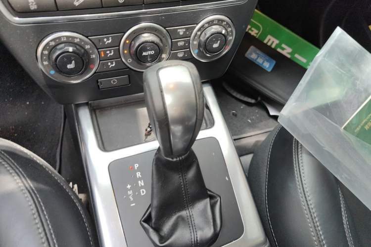 Used Land Rover Freelander 2 2015 2.0T Si4 HSE Luxury Collector's Edition Gear Lever