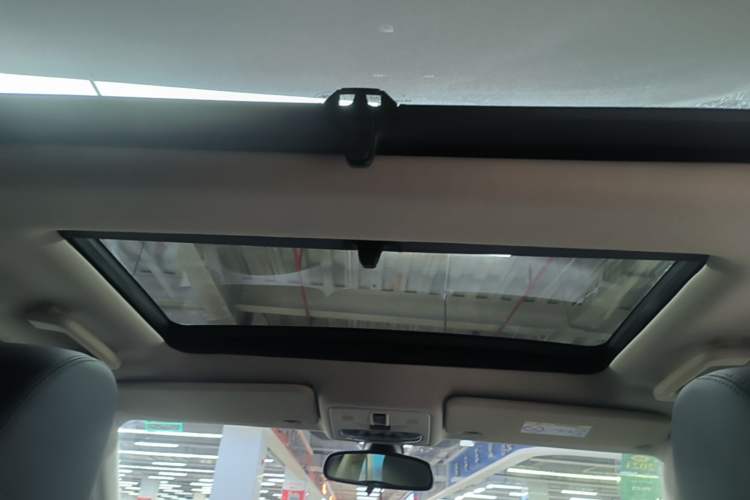 Used Land Rover Freelander 2 2015 2.0T Si4 HSE Luxury Collector's Edition Headliner