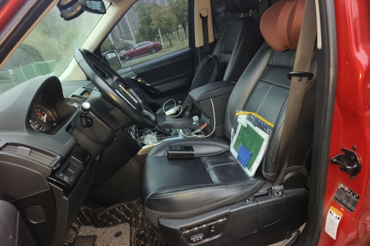 Used Land Rover Freelander 2 2015 2.0T Si4 HSE Luxury Collector's Edition Left Front Seat