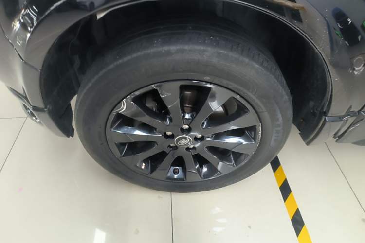 Used Land Rover Freelander 2 2015 2.0T Si4 HSE Luxury Collector's Edition Left Front Wheel Hub