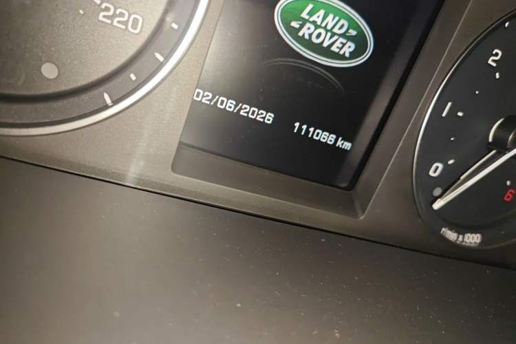 Used Land Rover Freelander 2 2015 2.2T SD4 XS Collector's Edition Odometer Close Up